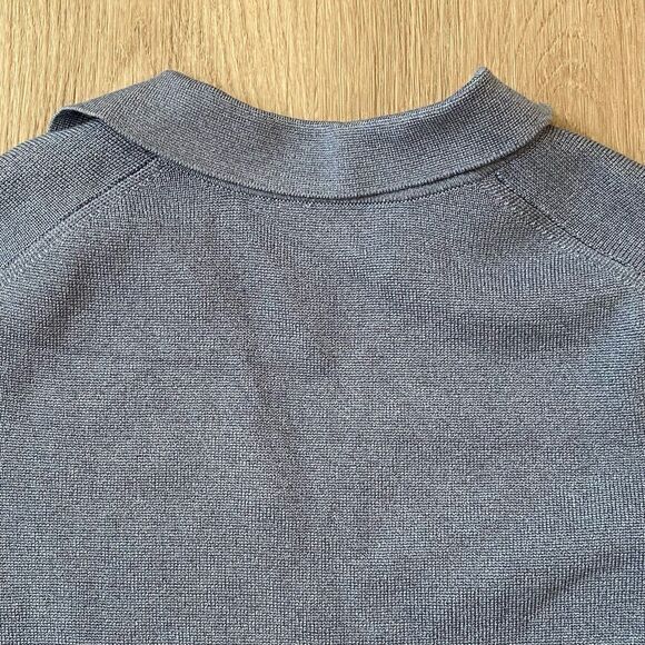 Neiman Marcus Exclusive Silk Blend Long Sleeved Collared Blue V-Neck Sweater S - Picture 6 of 7